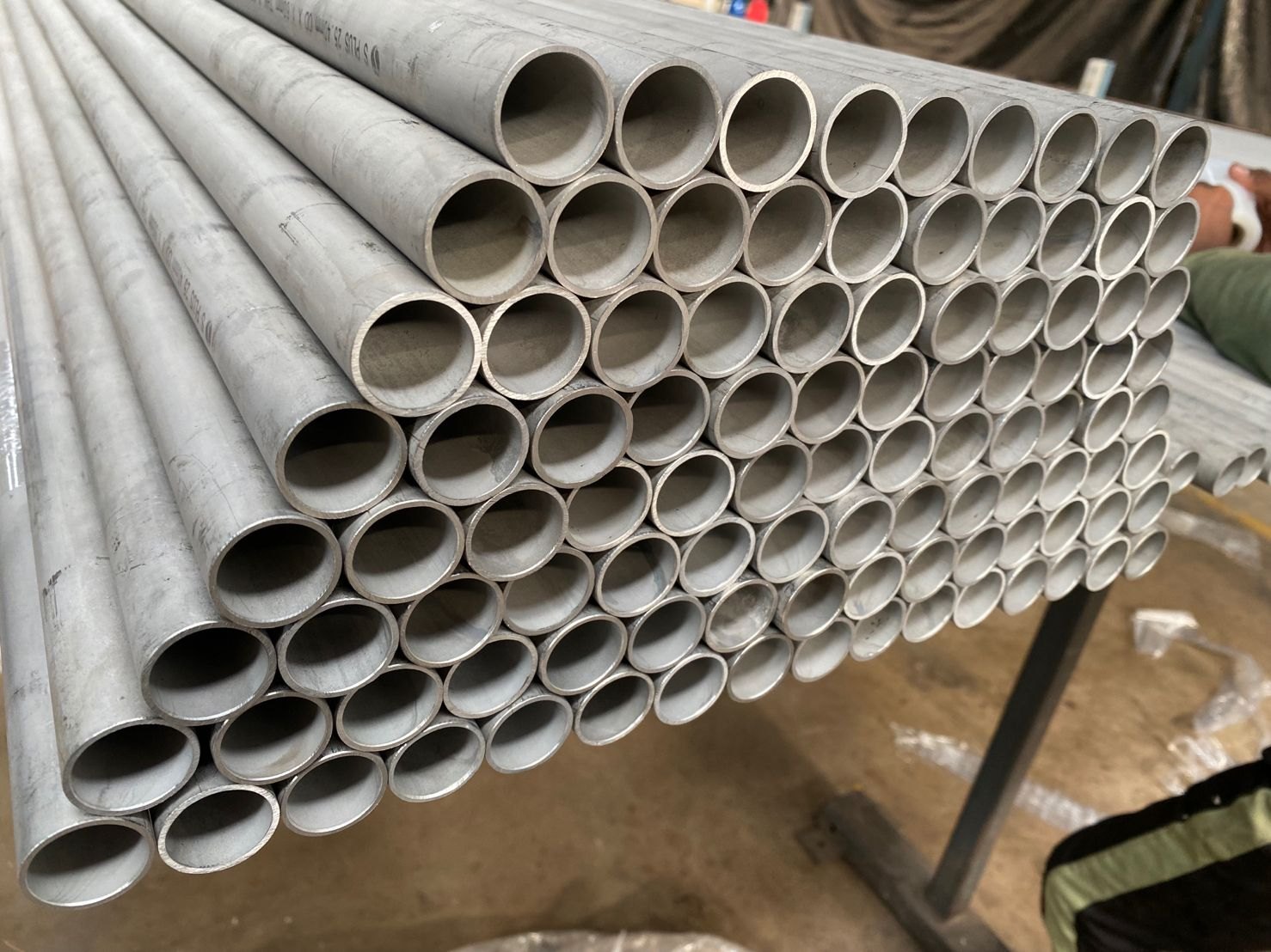 alloy-20-pipes-tubes-manufacturers-suppliers-stockists-exporters